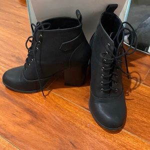 Black heeled boots